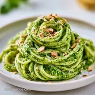 Pasta Pesto Zucchine e Mandorle: Cremosa e Veloce