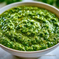 Pesto Zucchine E Basilico con Mandorle