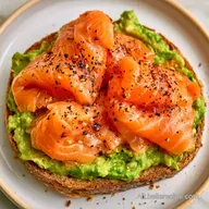 Sandwich Salmone e Avocado in 15 Minuti