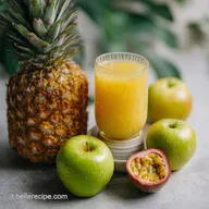 Ricetta del Succo di Ananas, Mela Verde e Passion Fruit Fresco in 10 Minuti